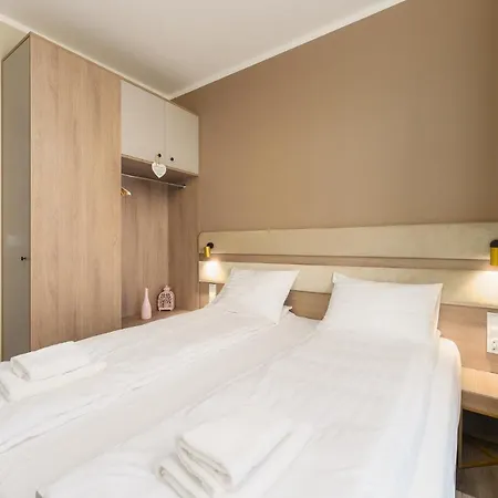 W Rent Like - Bel Mare 504e مينززدرويه